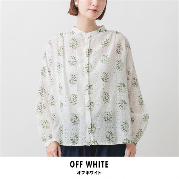 m.m.o(エムエムオー) レディースドットドビー×リーフプリントスタンドカラー前開きブラウス(オフホワイト-M)